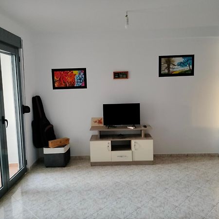 Appartamento Taurasi Red Saranda Esterno foto