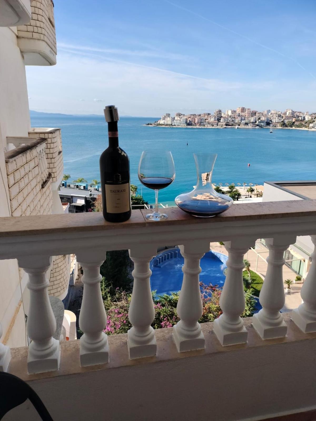 Appartamento Taurasi Red Saranda Esterno foto
