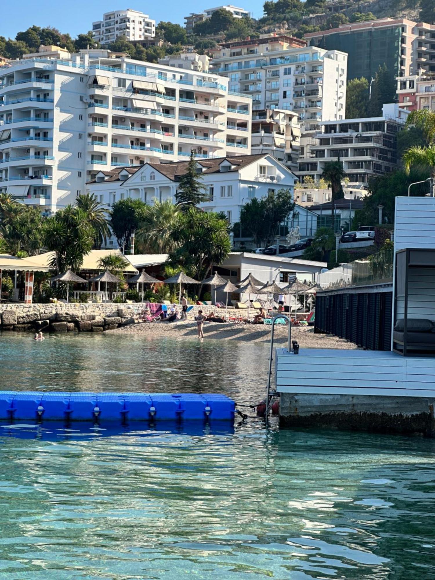 Appartamento Taurasi Red Saranda Esterno foto